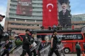 Video. Turkish police use tear gas to break into CHP headquarters