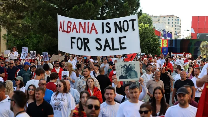 Albania: mass protests against Trump son-in-law’s tourism investment enters 14th day