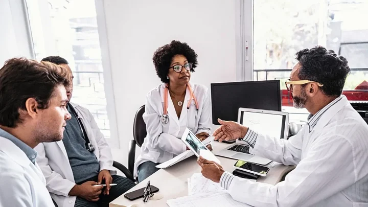 Clinicians are embracing AI faster than hospitals can handle, report finds