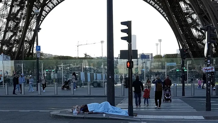 Rising housing costs are pushing more Europeans into homelessness, report says