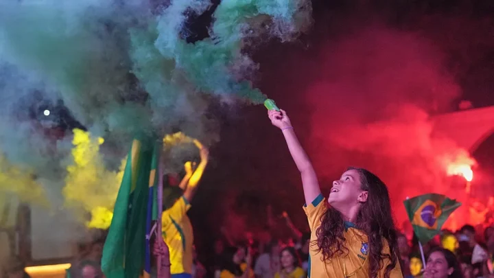 Video. Brazil fans erupt after dramatic World Cup win over Japan