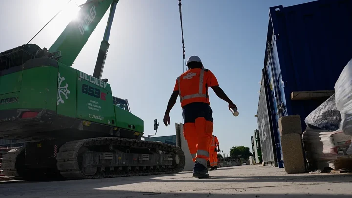 European trade unions call for World Cup-style ‘cooling breaks’ for workers as temperatures soar