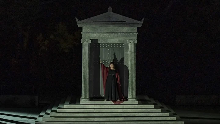 Epidaurus: 10,000-strong ovation for National Opera’s ‘Medea’