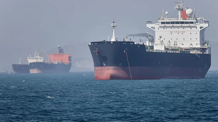 Iranian oil tankers pass US blockade ahead of peace deal signing ceremony