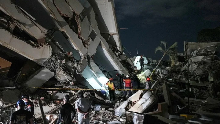 Venezuela twin earthquakes: death toll rises above 1,700