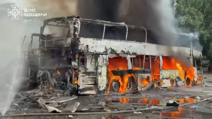 Video. Video shows civilians taking cover during Russian strike on Sumy