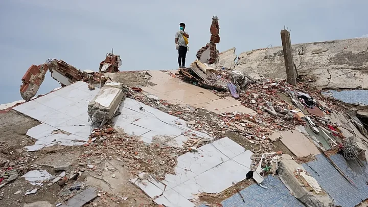 Death toll from Venezuela earthquakes climbs to 1,943