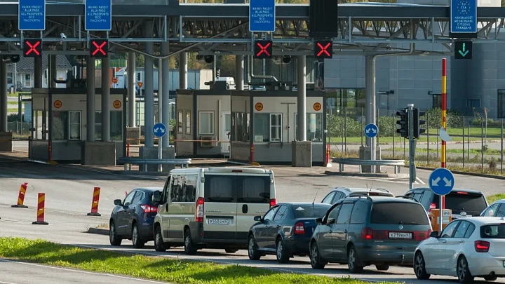 Finnish entrepreneur jailed for breach of EU sanctions after exporting trucks to Russia