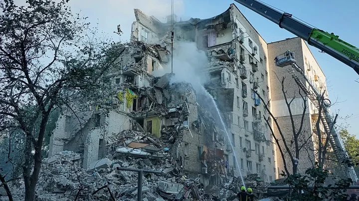Ukraine calls for air defences as Russia threatens more strikes on Kyiv after overnight attack
